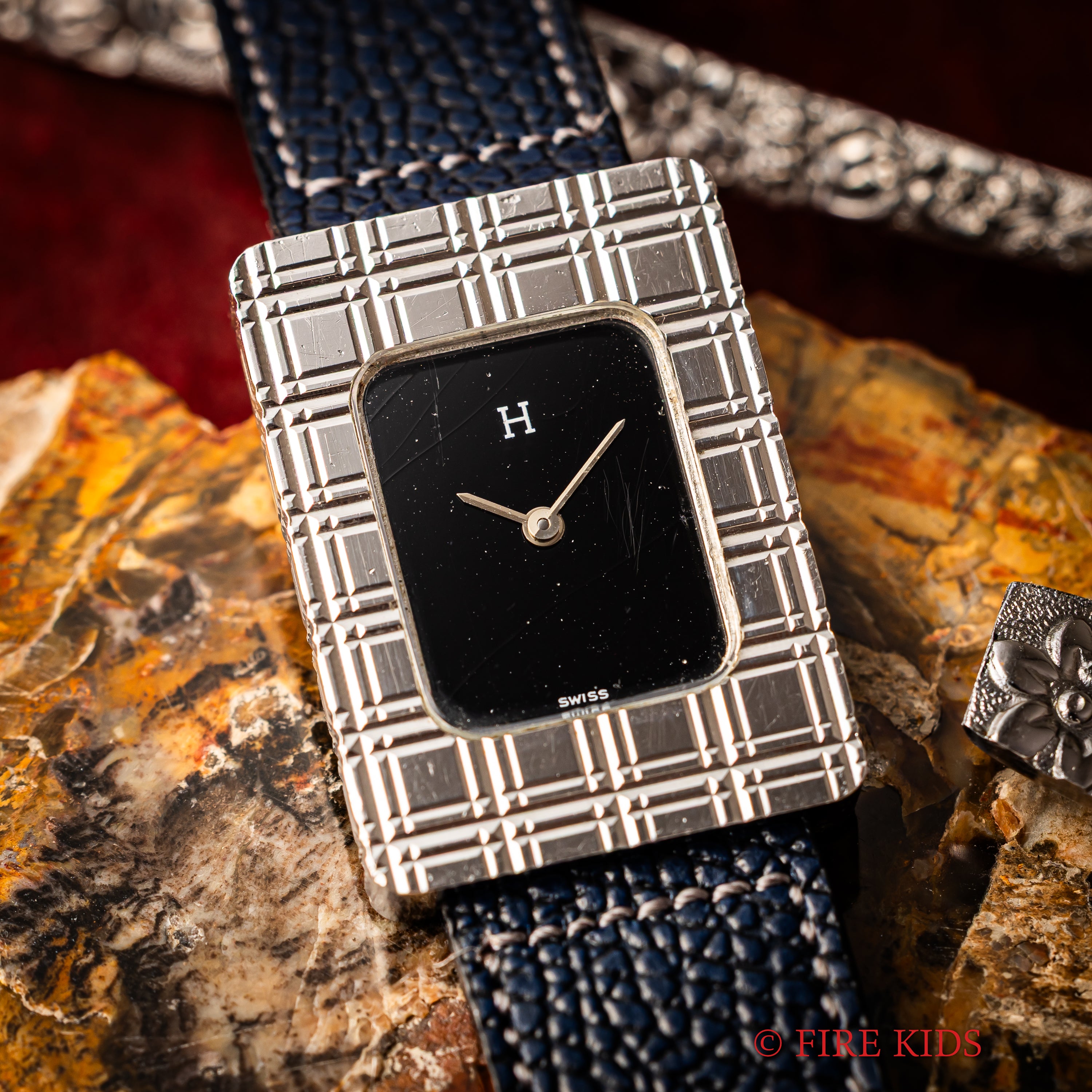 エルメス カレーシュ ブラックダイヤル レクタンギュラーケース 手巻き 1980年代製