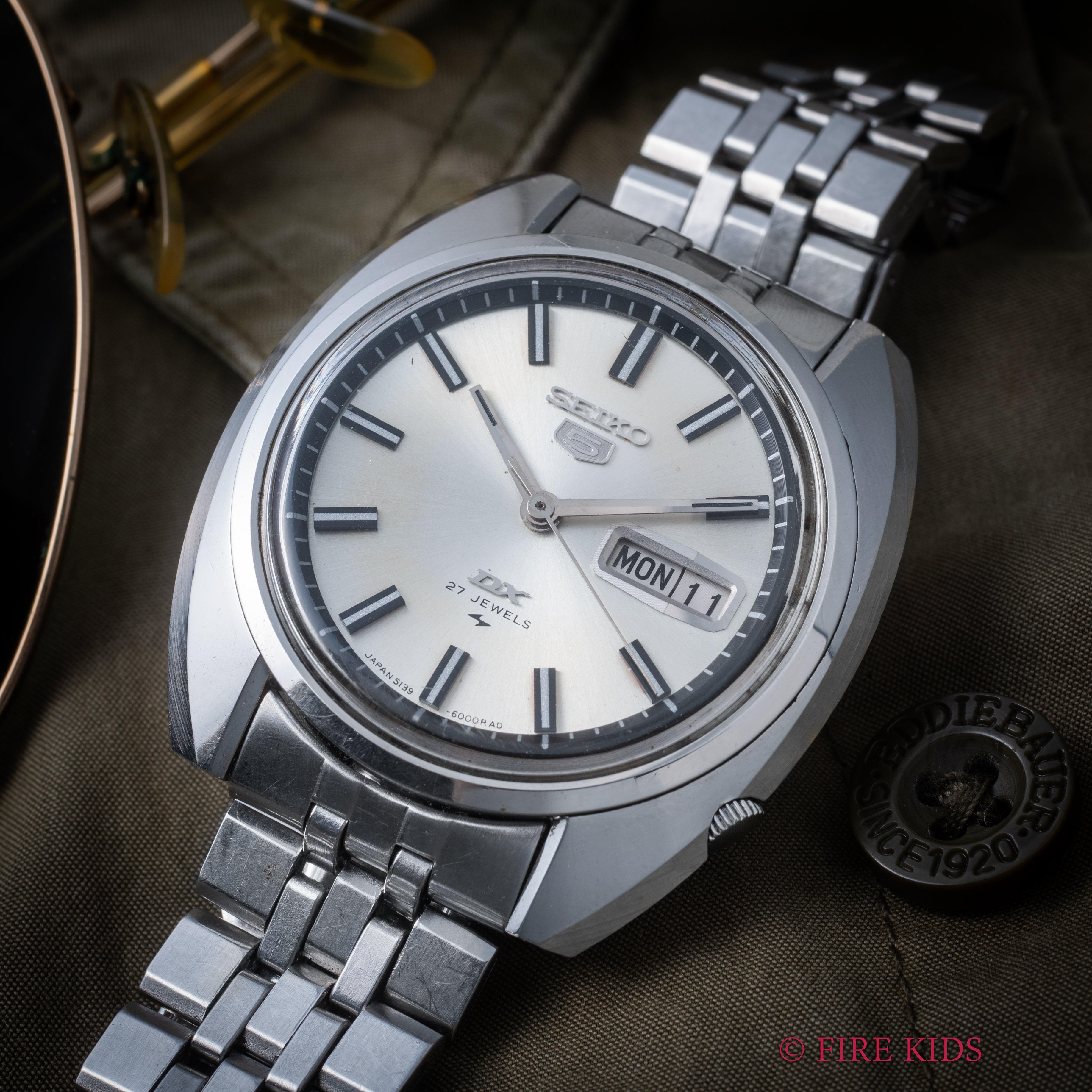 セイコー 5スポーツデラックス 1968年製 自動巻 純正ステンレスブレス