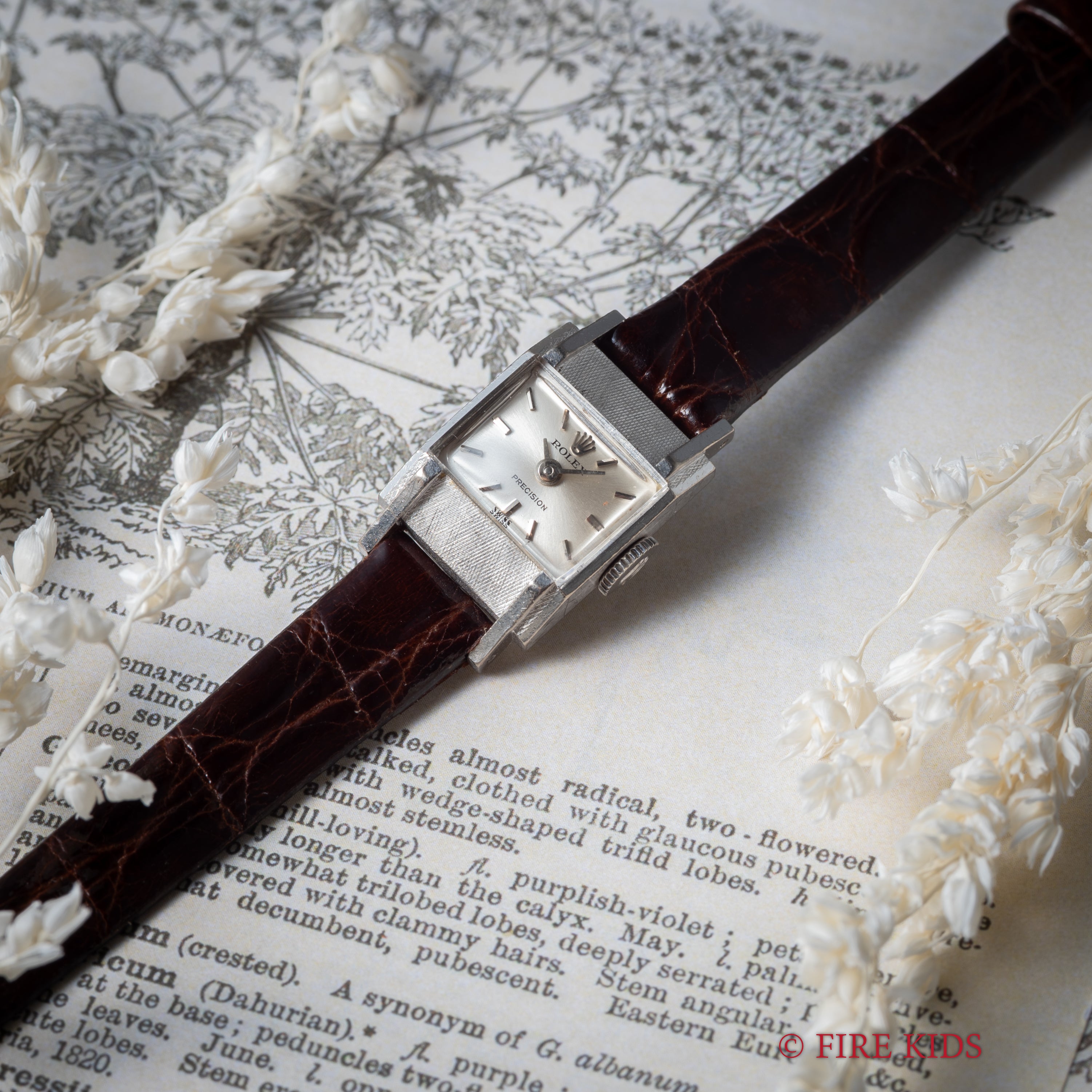 ロレックス 18金無垢ホワイトゴールドスクエアケース 1970年製（昭和45年製）手巻 Ref.2158 純正王冠尾錠