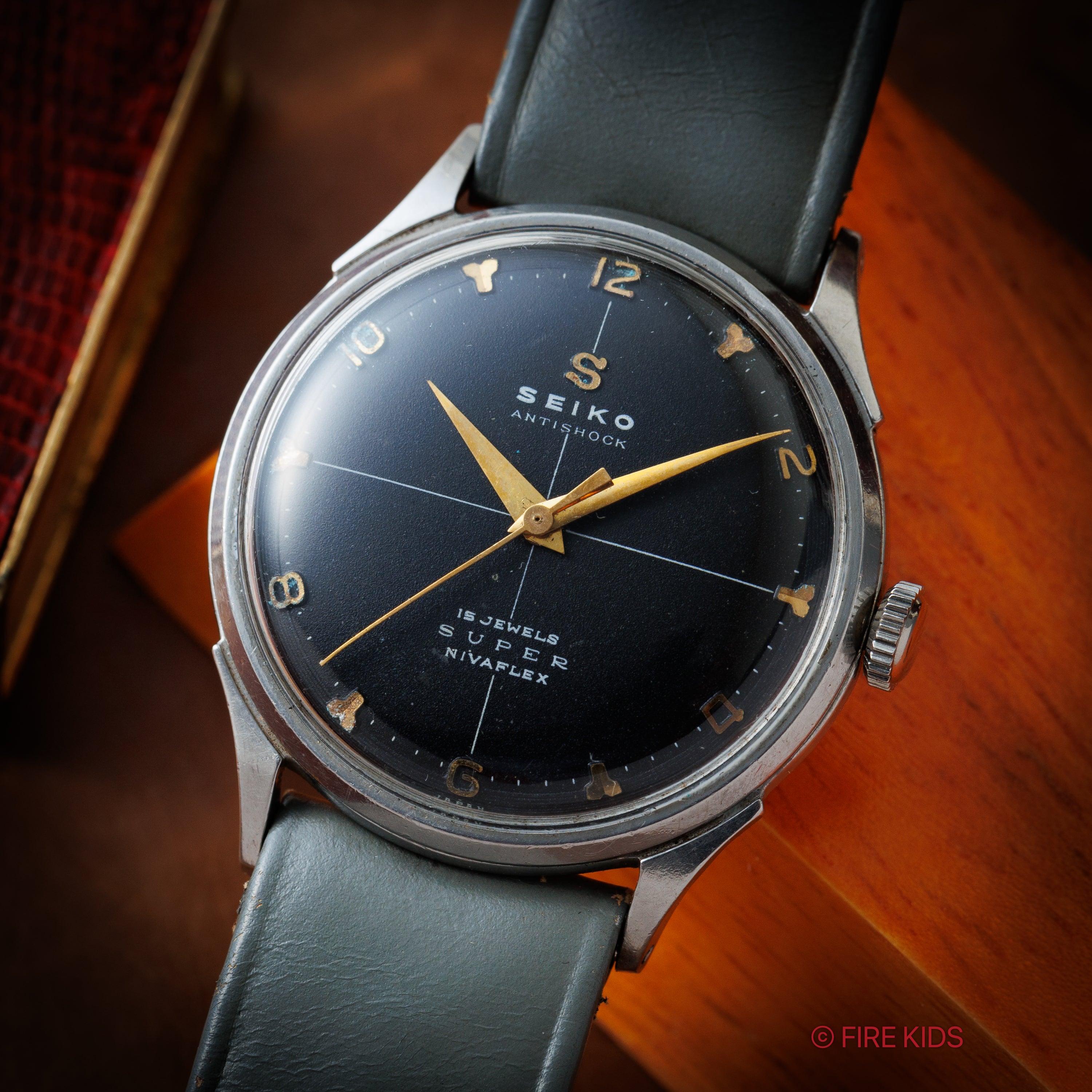 セイコー スーパー ブラックダイヤル 1956年製 Ref.S13001S 15石手巻きSSケース