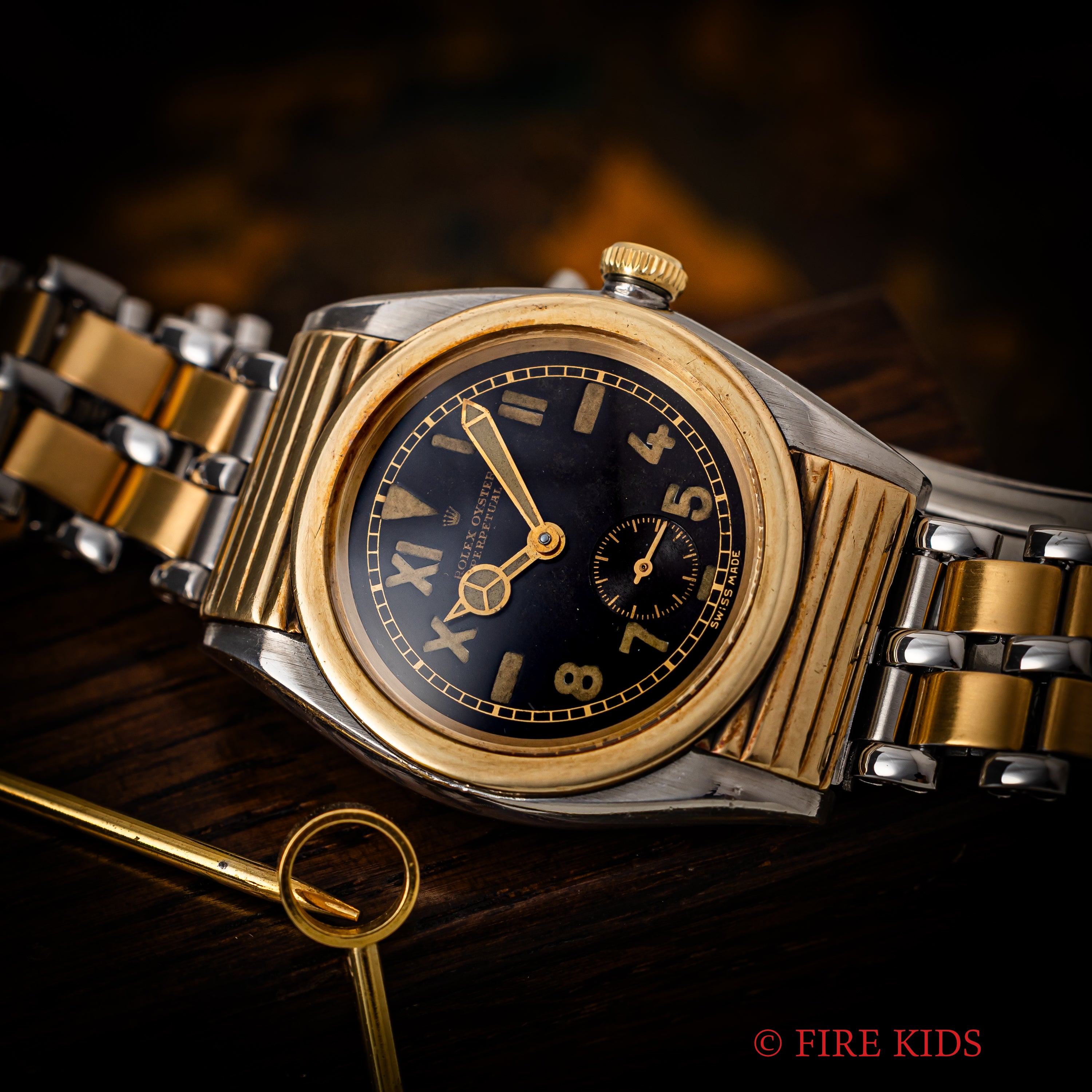 ロレックス バブルバック リブドフーデッド ブラックユニークダイヤル 1944年製 社外ブレス