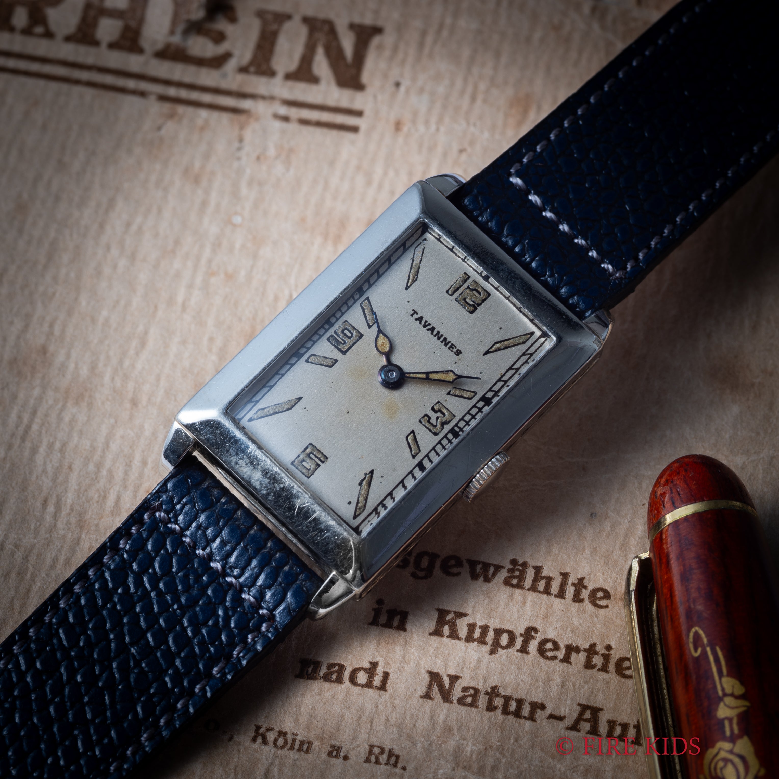 タバン レクタンギュラー 1930年代製 手巻角型 Cal.068 アールデコ エングレーブドケース