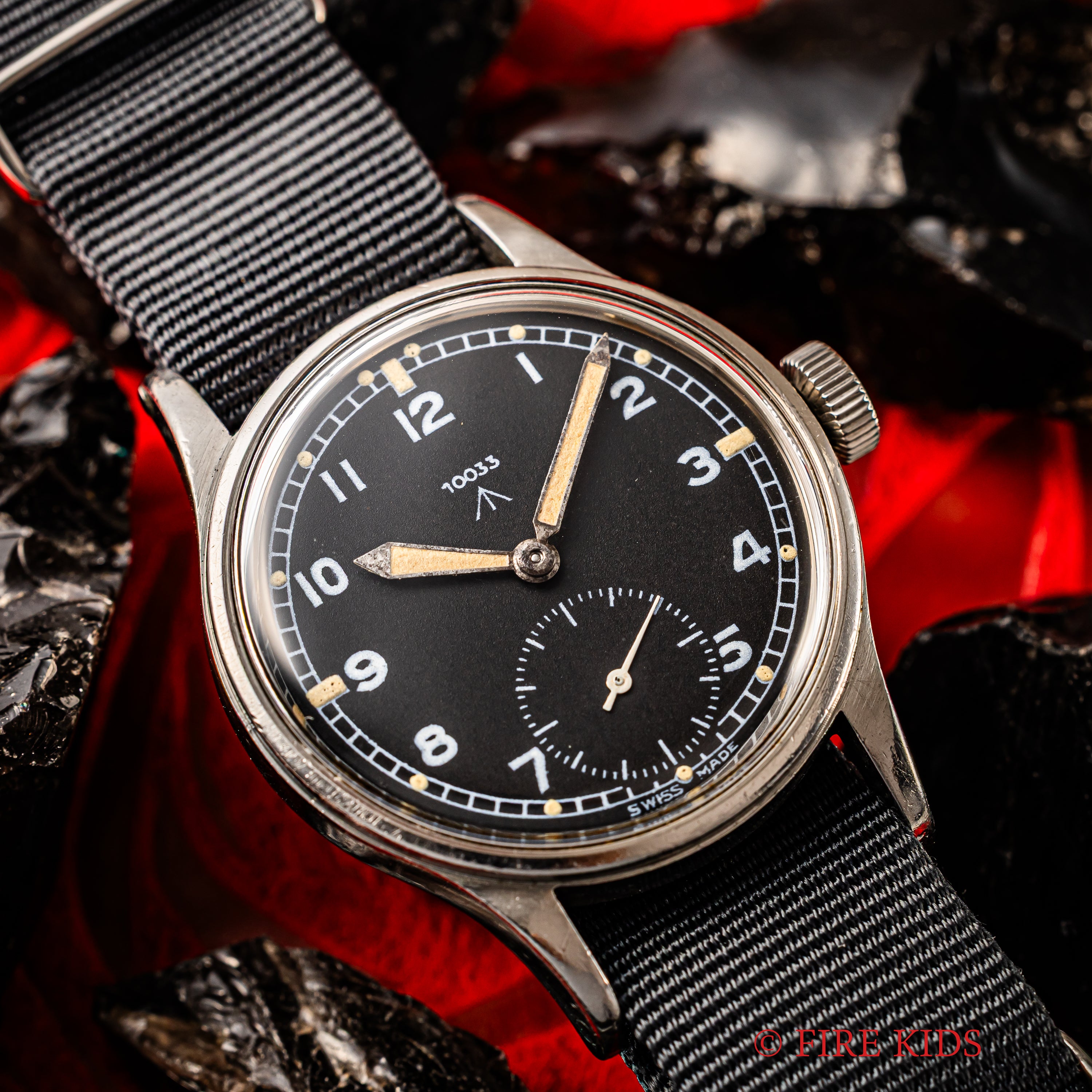 オメガ ダーティーダースMoDダイヤル 1940年代製 イギリス陸軍軍用時計 手巻 Cal.30T2 W.W.W