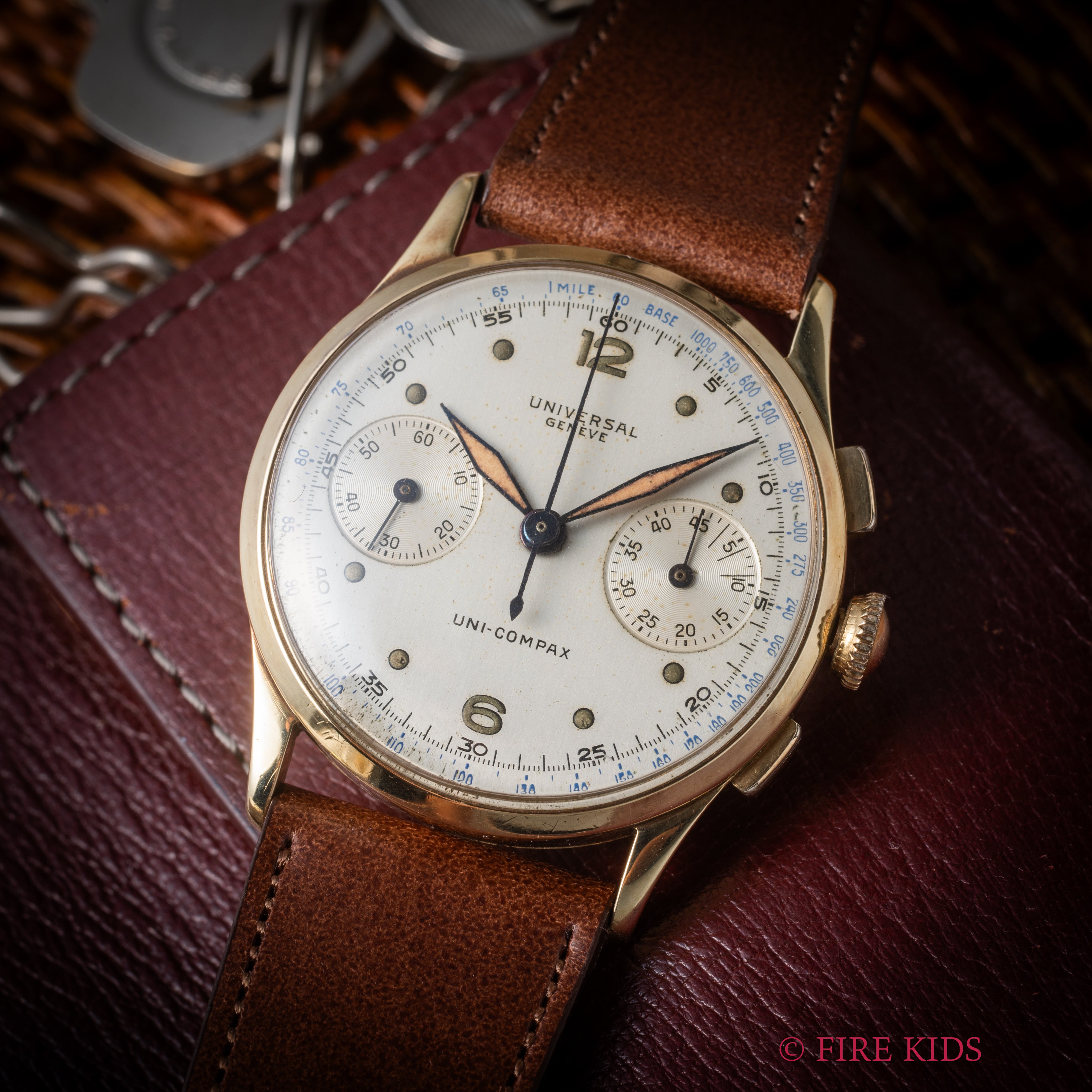 ユニバーサル・ジュネーブ 14金無垢ユニコンパックス 1940年代製 手巻 Cal.285 2レジスタークロノグラフ