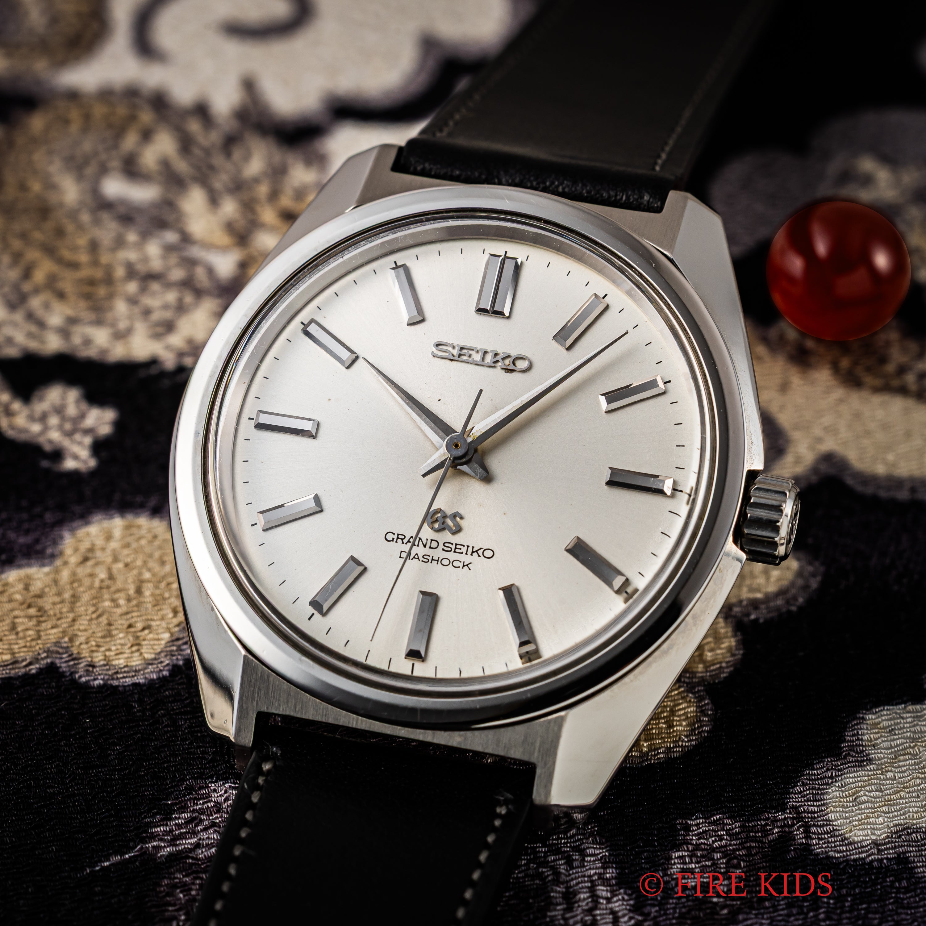 グランドセイコー 手巻き 1967年製 44GS 後期 Ref.4420-9000 スケルトン裏蓋 桐箱、純正尾錠付き