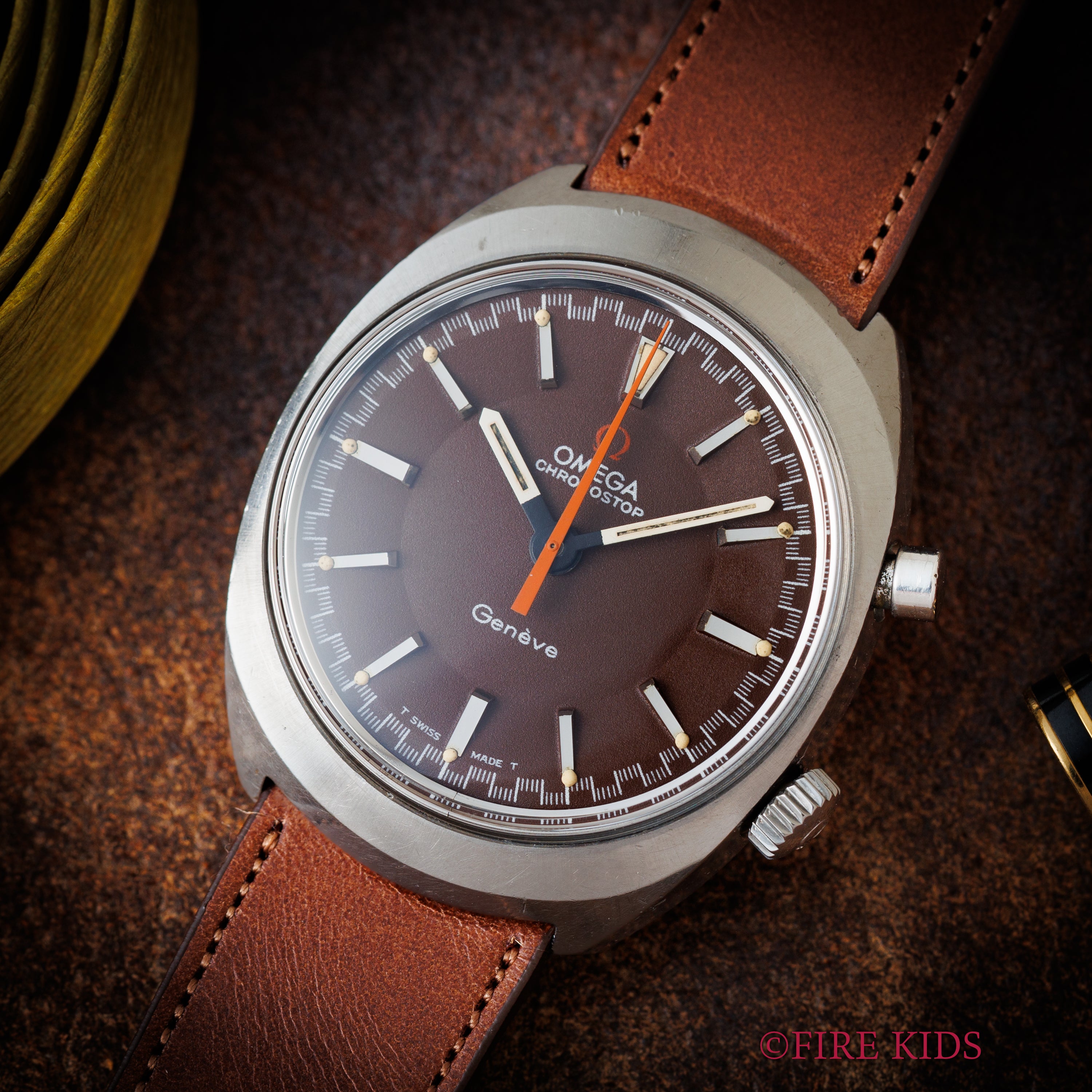 オメガ クロノストップ 1968年製 Ref.145.009 手巻 Cal.865 希少ブラウンダイヤル