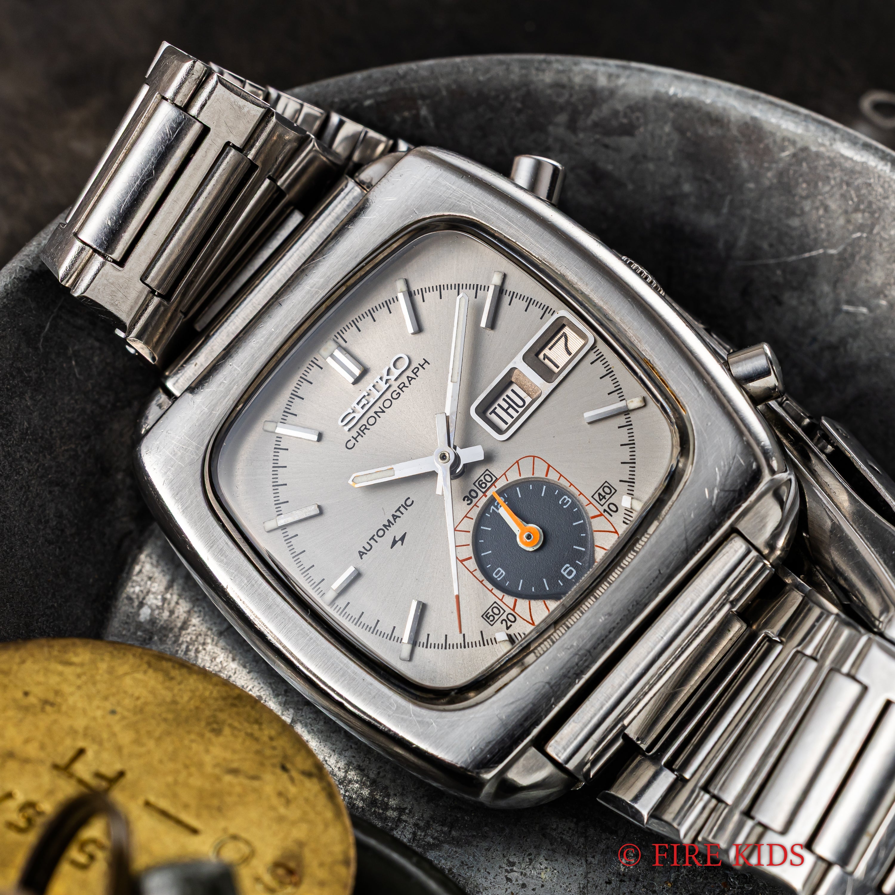 セイコー 同軸クロノグラフ モナコ 1974年製 シルバーダイヤル イタリア語表記 自動巻クロノグラフ 純正ブレス