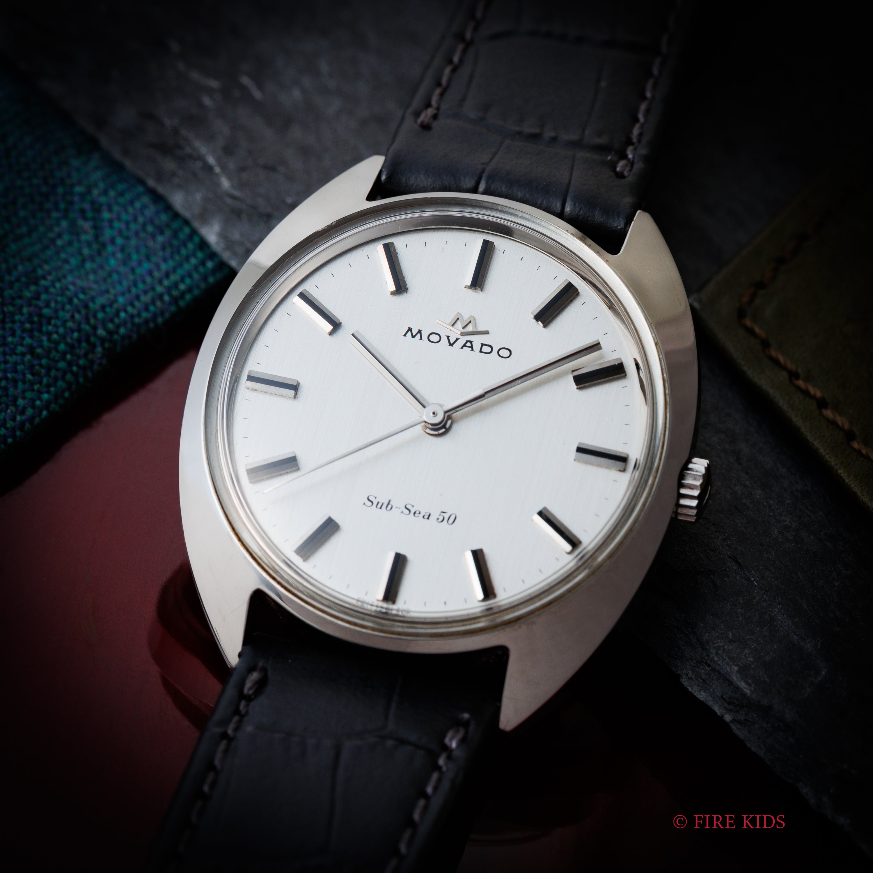 モバード サブ・シー50 1960年代製 手巻き Ref.126-704-J510 トノー型 ノンデイト