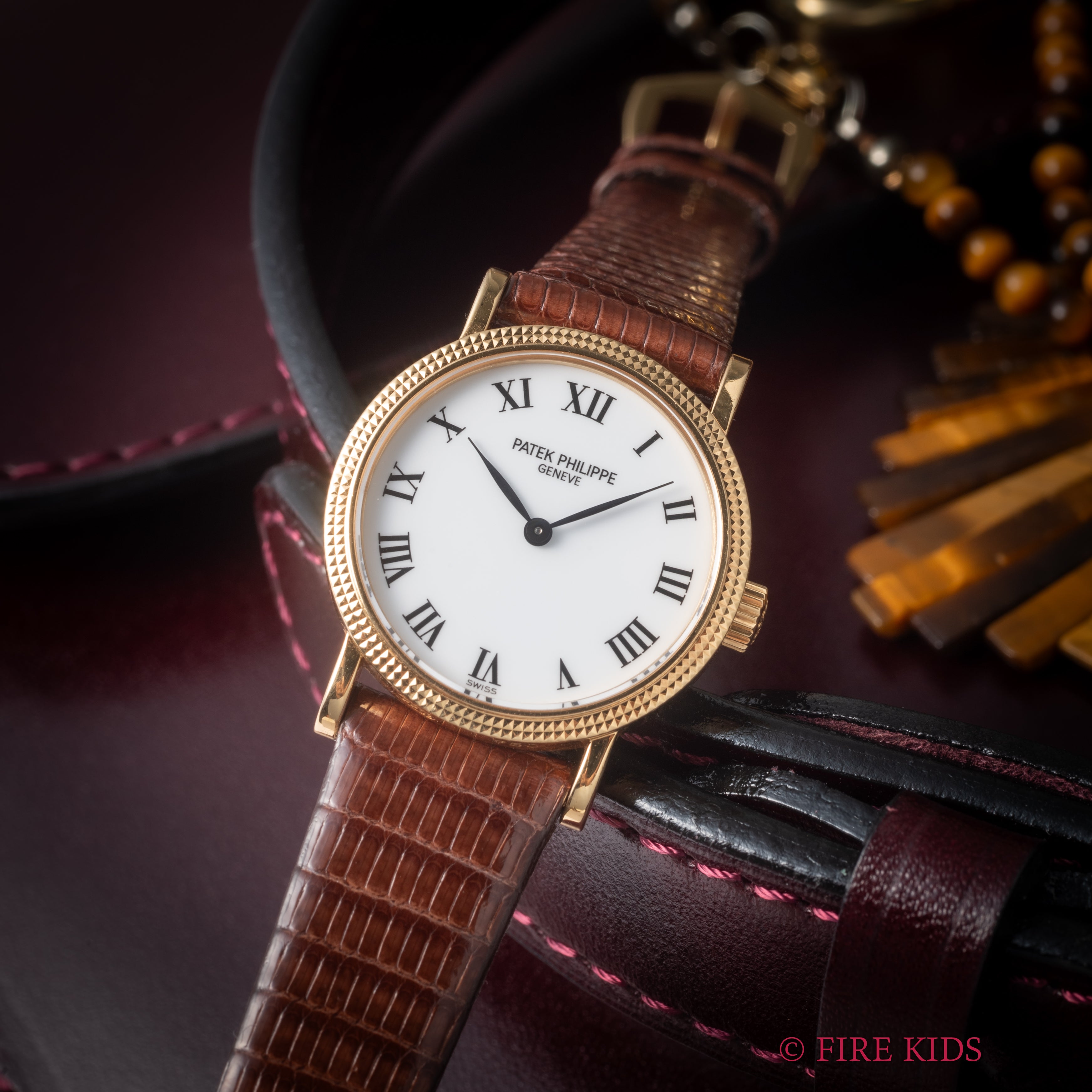 パテック・フィリップ カラトラバ 2005年製 レディース 手巻き 18金無垢イエローゴールド 箱、ギャランティー付き