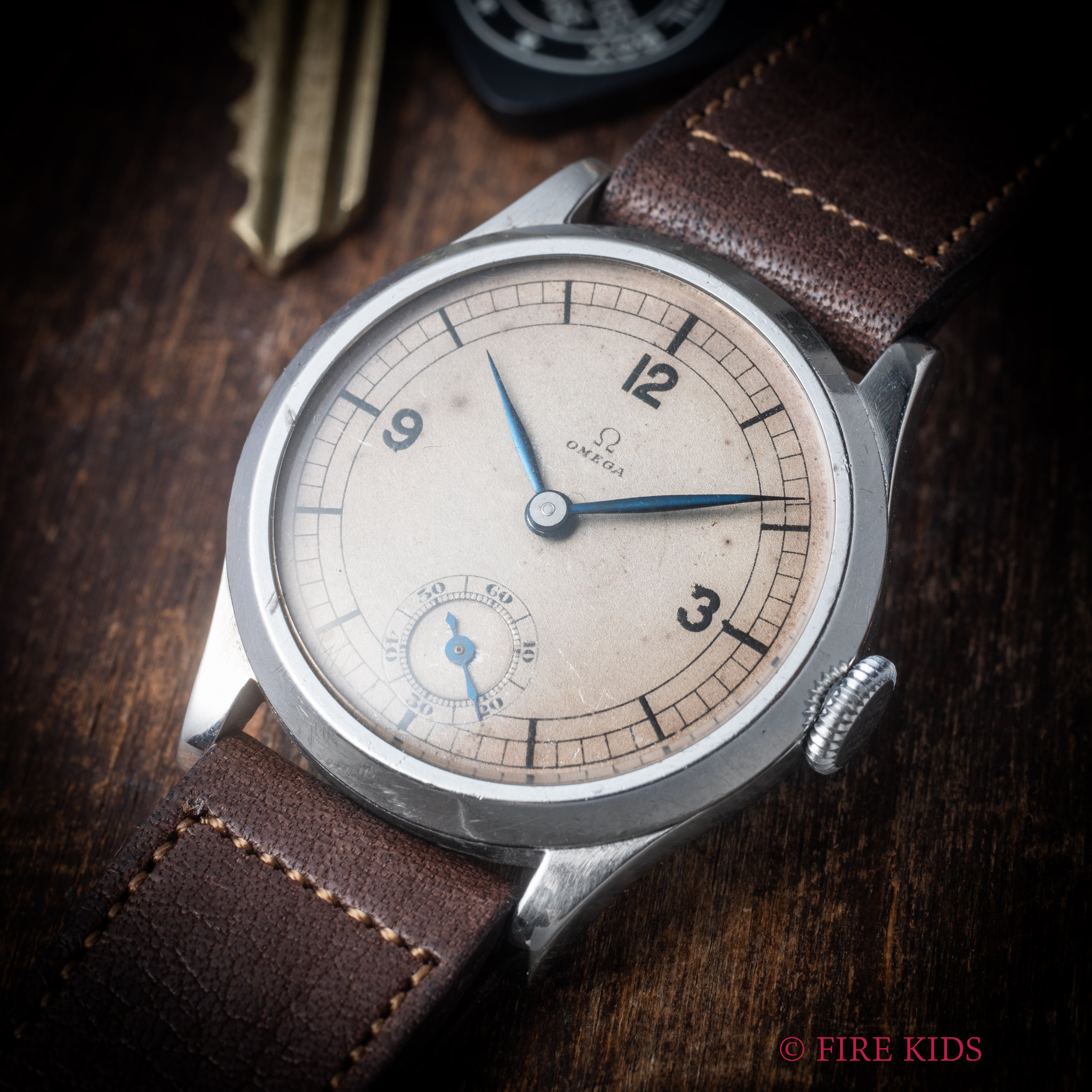 オメガ セクターダイヤル 1939年製 スモールセコンド 手巻 Cal.26.5S0BT2