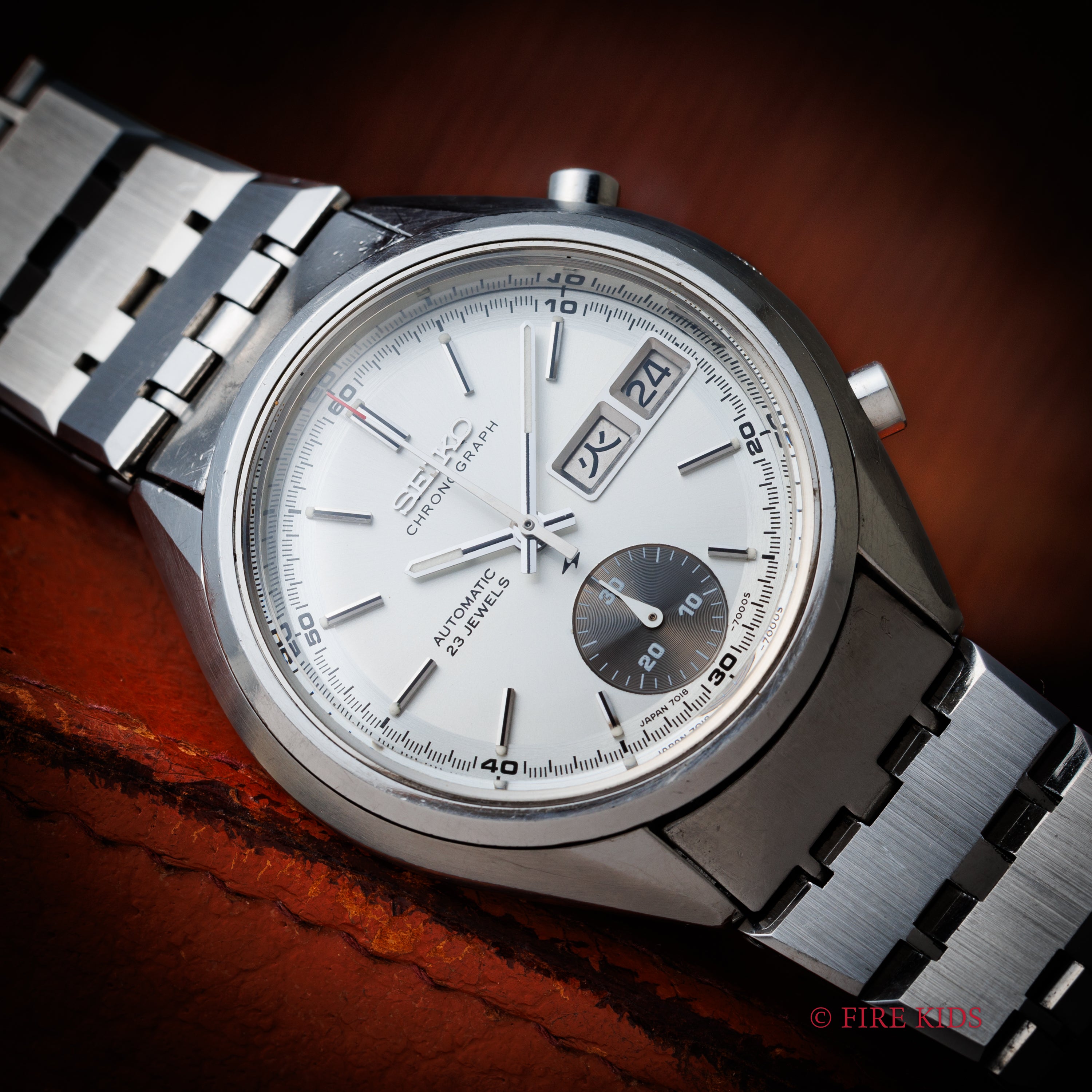 セイコー One-Eyed Panda クロノグラフ 1971年製 自動巻クロノグラフ 7018‐7000 純正ブレス