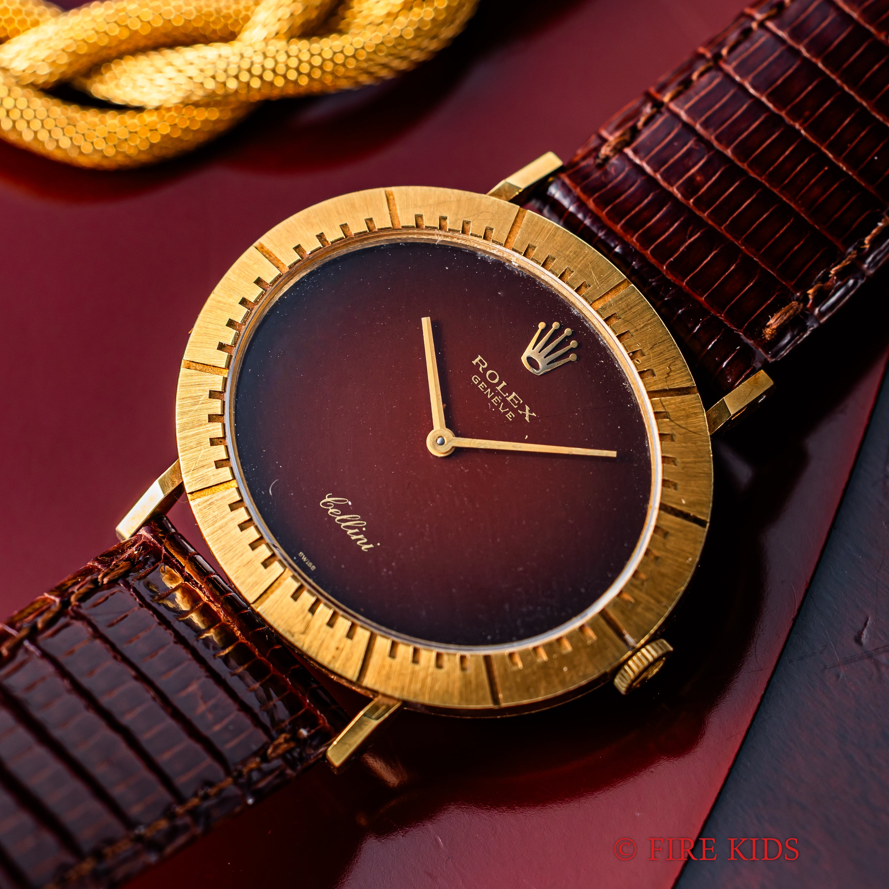 ロレックス チェリーニ レッドグラデーションダイヤル 18金無垢 1972年製 オーバル型 手巻き Ref.4083 王冠GP尾錠